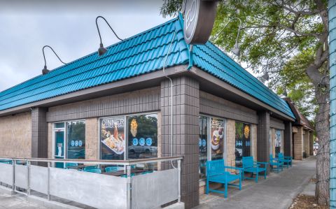 You Can Build Your Own Candy Bar In Southern California At This Heavenly Little Chocolate Shop