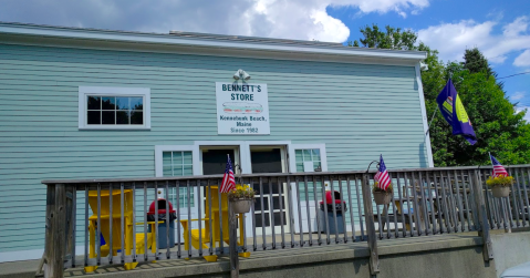 You'll Never Forgive Yourself If You Don't Try This Incredible Sandwich Shop In Maine