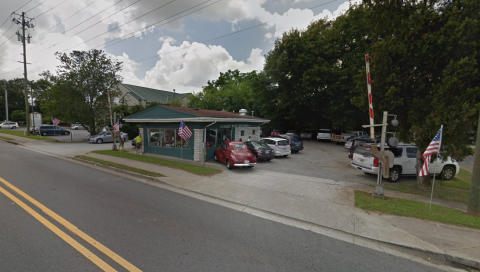 The Veteran Roadside Spot In Georgia That Serves A Chili Dog To Die For