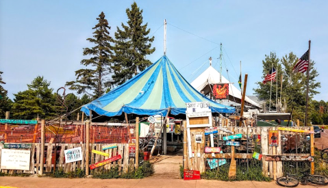 This Quiet Island In The Midwest Is Actually Home To One Of The Best Beach Bars In The U.S.