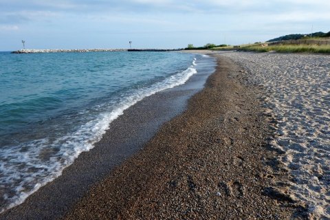 The Secret Tropical Beach In Michigan Where The Water Is A Mesmerizing Blue