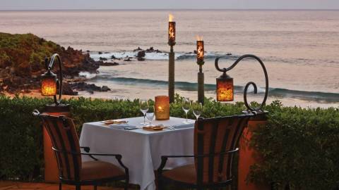 The Incredible Cliffside Restaurant In Hawaii That Will Make Your Jaw Drop