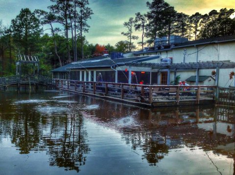 Dine Right On The Water At This Charming Seafood Restaurant In Virginia