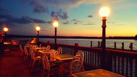 8 Lakeside Restaurants In Louisiana You Simply Must Visit This Time Of Year