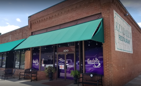 The Chicken Fried Steak At This Oklahoma Restaurant Is So Gigantic It Falls Off The Plate