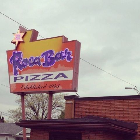 This Famous Local Pizza Bar In Indiana Is One Of The Oldest In The State