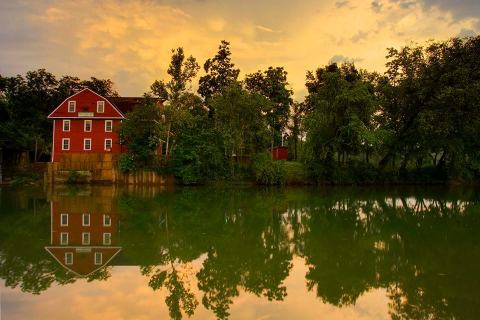 A Day Trip To These Charming Arkansas Mills Will Put You In The Mood For Fall