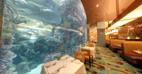 The 75,000-Gallon Aquarium At This Deep Ocean-Themed Restaurant In Nevada Is A Sight To See