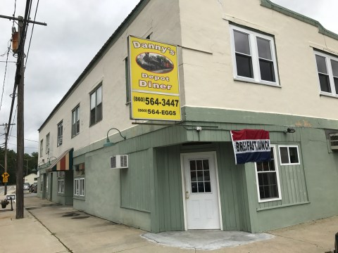 This Connecticut Diner In The Middle Of Nowhere Is Downright Delicious