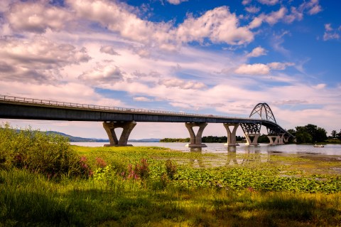 The Remarkable Bridge In New York That Everyone Should Visit At Least Once