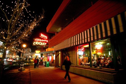 Visit This Unbelievable Restaurant In Colorado With The Best Burgers And Fries Around