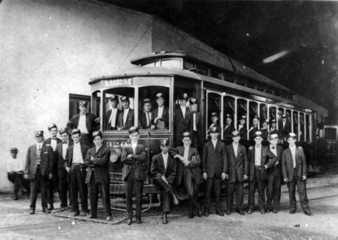 These 10 Historic Photos Of The New Orleans Streetcar Will Amaze You