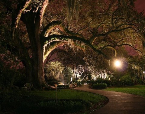 The Legend Behind This Haunted Plantation In Louisiana Will Chill You To The Core