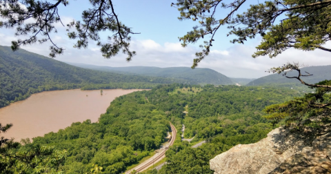 This 1.5 Mile Hike In Maryland Leads To The Dreamiest Overlook