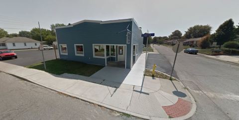 There's Always A Line Out The Door At This Teeny Tiny Donut Shop In Indiana