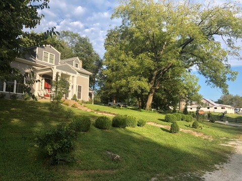 The 18th Century Bed & Breakfast In Kentucky You'll Never Forget