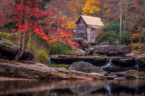 The Awesome Hike That Will Take You To The Most Spectacular Fall Foliage In West Virginia