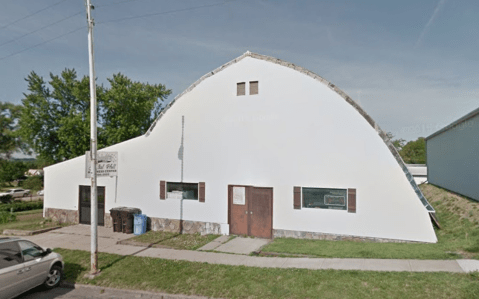 The Unique Hut Restaurant In Nebraska That Serves Up The Most Delicious Food