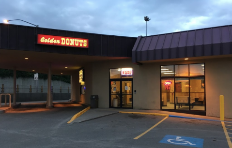 The Award-Winning Donut Bakery In Alaska That's Known For Its Old-Fashioned Ways