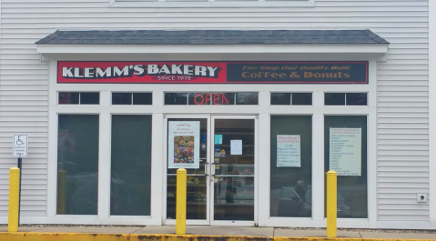 The Award-Winning Donut Bakery In New Hampshire That's Known For Its Old-Fashioned Ways