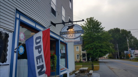 The Pies At This Historic Restaurant In Vermont Will Blow Your Taste Buds Away