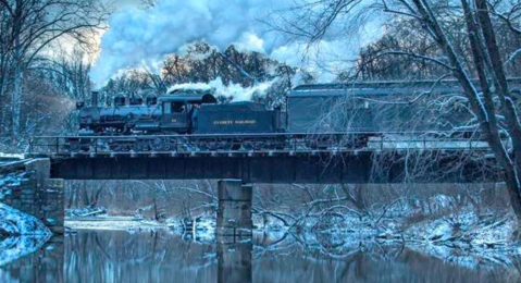 This Santa-Themed Train Ride Through Pennsylvania Will Put You In The Holiday Spirit