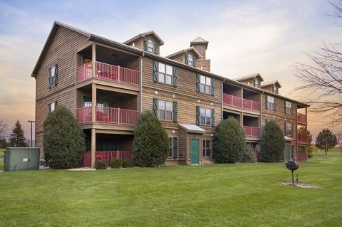 This Picturesque Retreat In Illinois Is Surrounded By Splendid Outdoor Attractions