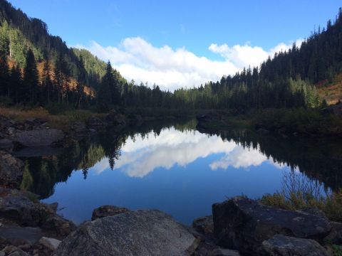 This Peaceful Washington Trail Leads To A Lake You'll Have All To Yourself