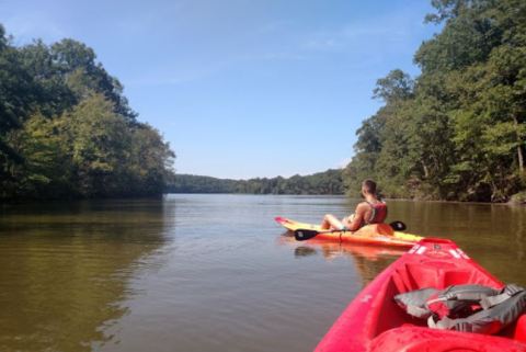 Before Summer Comes To An End, Take This Aquatic Trail On Missouri's Largest Lake