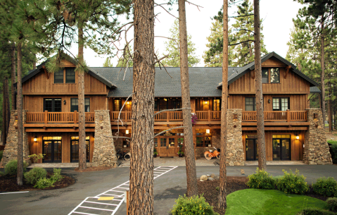 This Rustic Oregon Lodge Is The Perfect Spot For A Fall Getaway