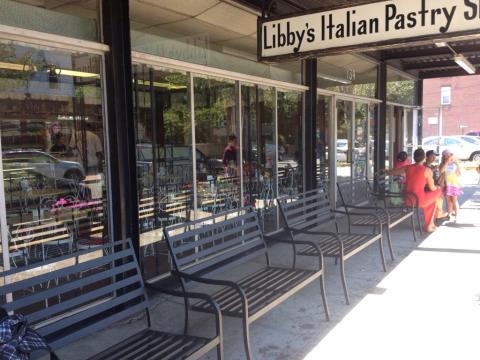 This Little Italian Pastry Shop In Connecticut Is The Sweetest Place In The World