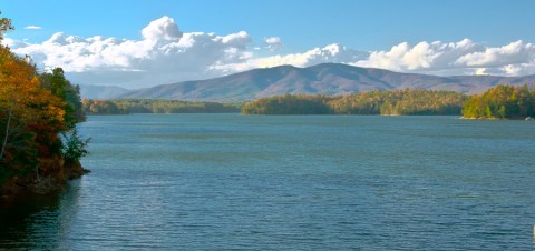 Spend A Fall Day On This Overlooked North Carolina Lake To Get Away From It All