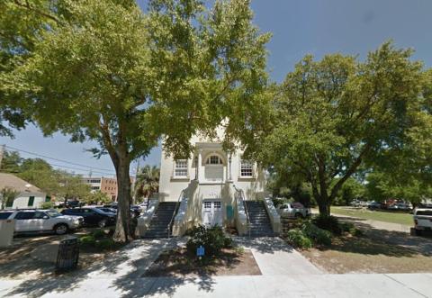 You've Got To Visit This Charming Mississippi Cafe That's Housed Inside A Historic Library