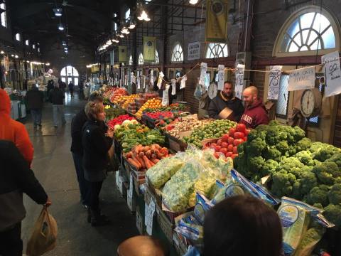 A Trip To This Gigantic Indoor Farmers Market in Missouri Will Make Your Weekend Complete