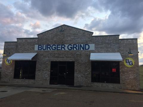 The Burgers At This Casual Restaurant In Louisiana Are As Big As Your Head