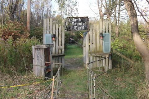 This Horrifying Haunted Trail In Vermont Will Leave You Shaking In Your Boots