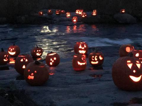 There's A Glowing Pumpkin Trail Coming To New Hampshire And It'll Make Your Fall Magical