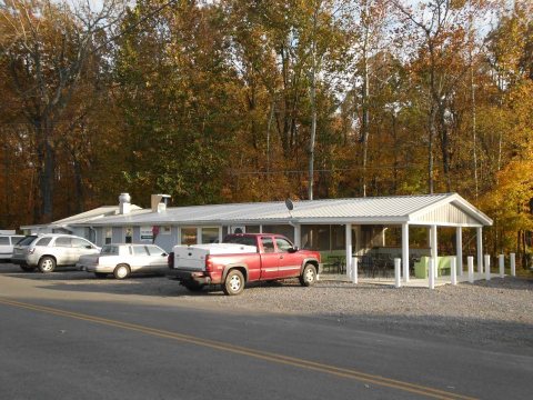 The Hole-In-The-Wall Restaurant In Kentucky Where You'll Never Leave Hungry