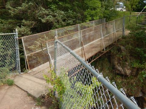 The Legend Of South Dakota's Screaming Bridge Will Make Your Hair Stand On End