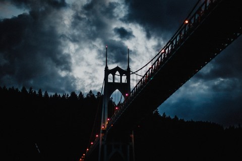 The Legend Of Oregon's Screaming Bridge Will Make Your Hair Stand On End