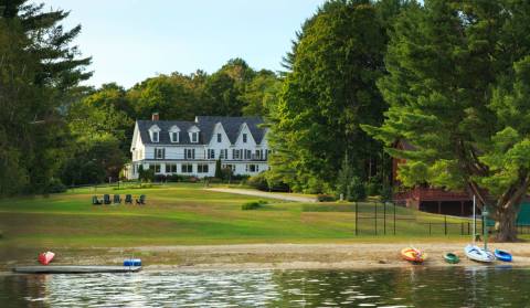 New Hampshire's Lakeside Inn Is The Most Charming Place To Stay In New England