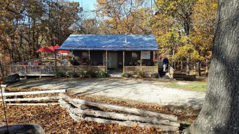 The Hidden Moonshine Tasting Room In Missouri Is A Dream Come True