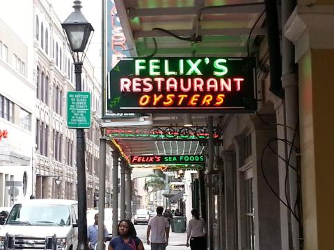 The Portions At This Unassuming Restaurant In New Orleans Are Bigger Than Your Head