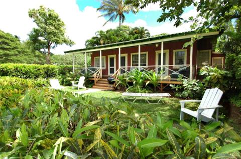 Steal Away For A Weekend Of Relaxation At This Remote Cottage Resort In Hawaii