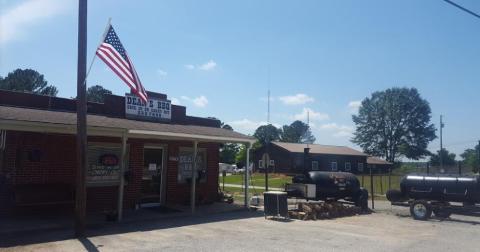 Travel Off The Beaten Path To Try The Most Mouthwatering BBQ In Mississippi