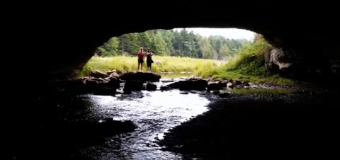 Most People Don't Realize An Underground River Flows Right Through West Virginia