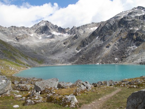 Most People Will Never See These Gorgeous Lakes Hiding In Alaska