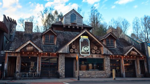 This Moonshine Tasting Room In Tennessee Is One Hidden Speakeasy You'll Want To Tour