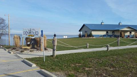 The Budget-Friendly Seafood Restaurant In Illinois With The Best Lakeside Views