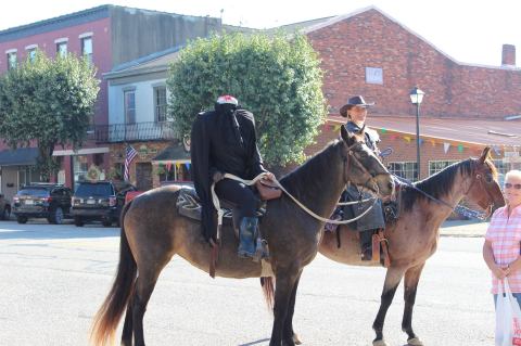 The Small Town In Indiana That Transforms Into The Legendary Sleepy Hollow